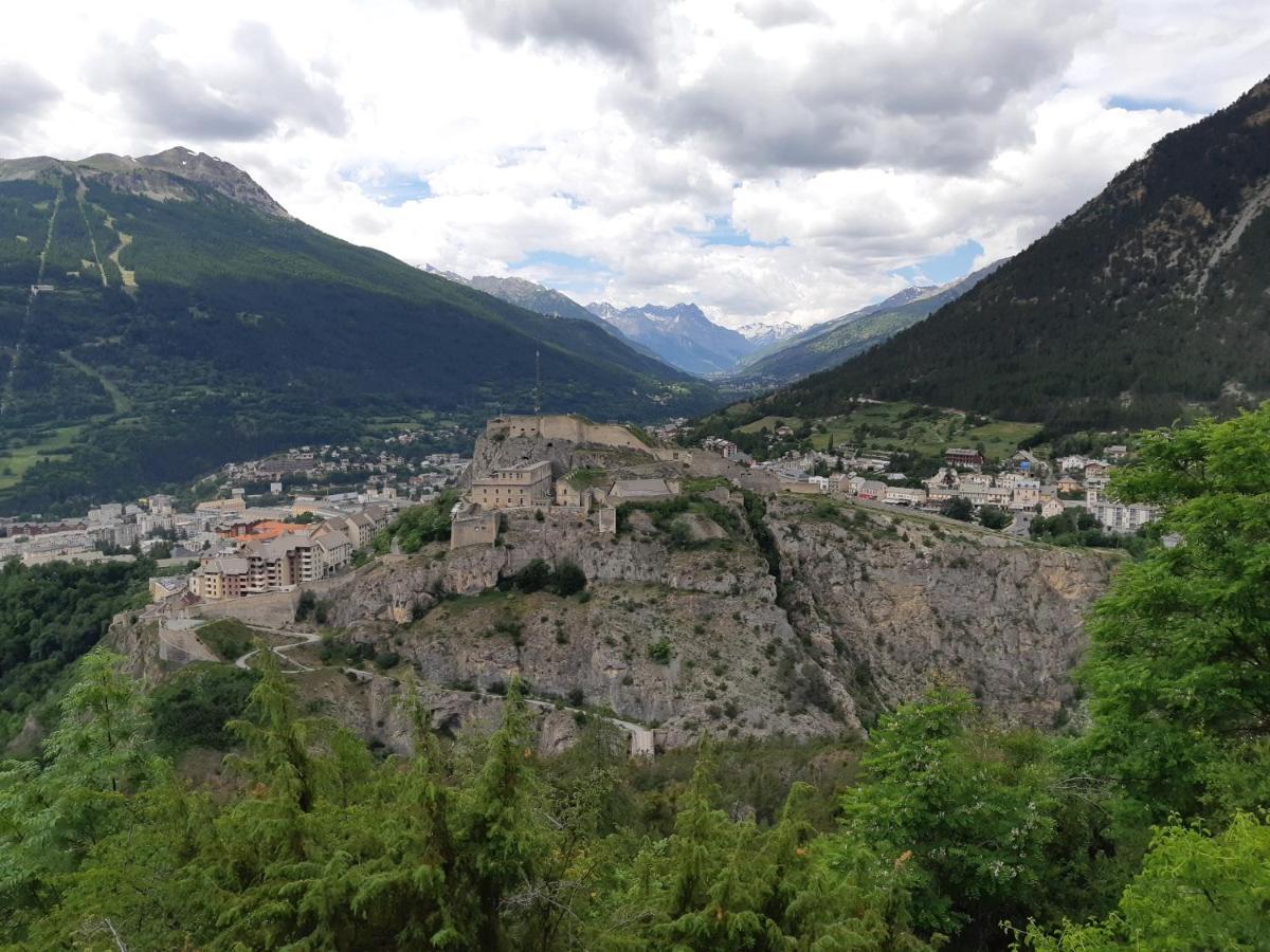 A Deux Pas ... Apartment Briancon  Exterior photo